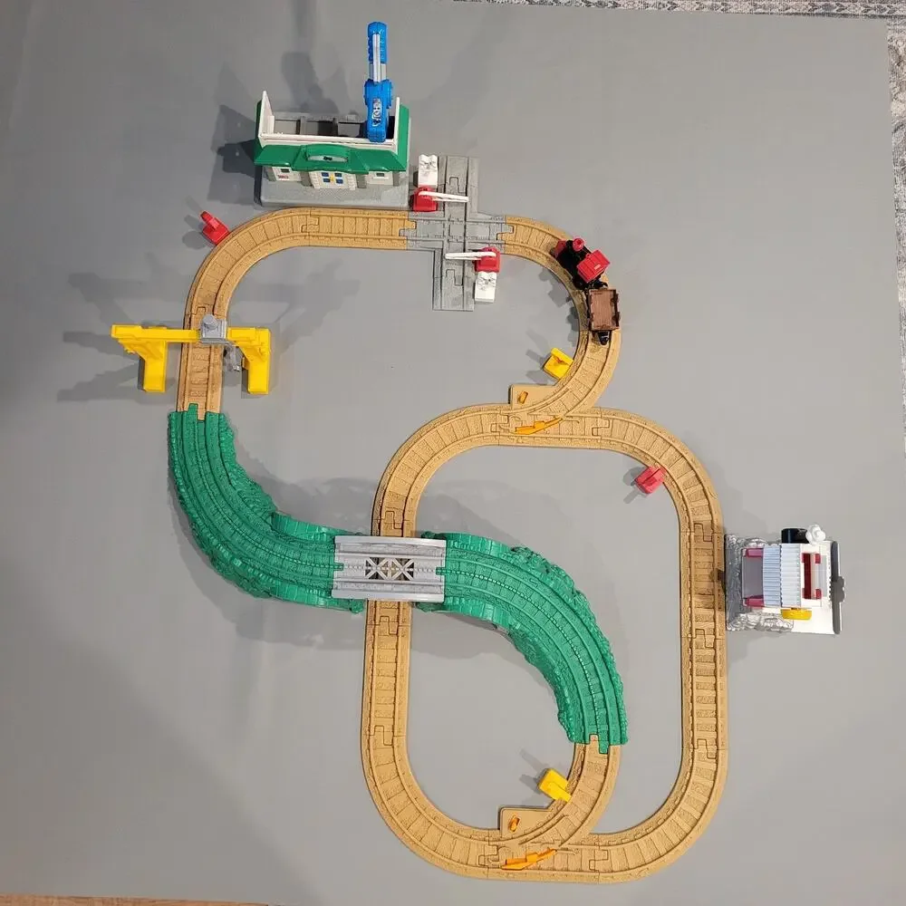 GeoTrax B1836 Tracktown Railway Fisher Price Incomplete Geo Trax Set